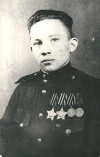 8 ноября 1943 года учрежден орден Славы