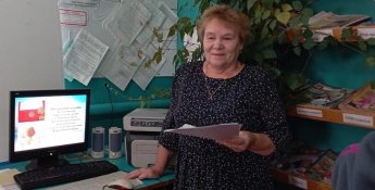  С авторской лекцией «Героизм тружеников тыла» выступила перед жителями д. Слобода «серебряный экскурсовод» А. Н. Черанева